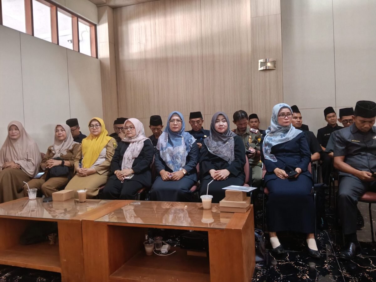 Kasubag Umum dan Kepegawaian DPMD Kabupaten Sukabumi, Tina