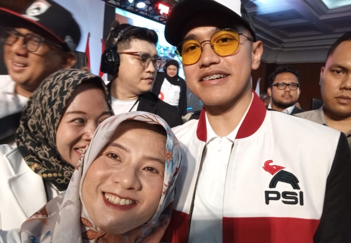 Presiden ke-7 RI Joko Widodo (Jokowi) menghadiri Rakorda DPD PSI Kota Bandung di Hotel Grand Pasundan,