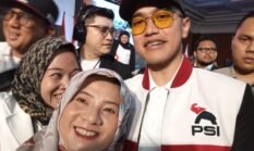 Jokowi Tunjukkan KTA PSI di Rakorda Kota Bandung, Tekankan Struktur Partai Harus Bergerak