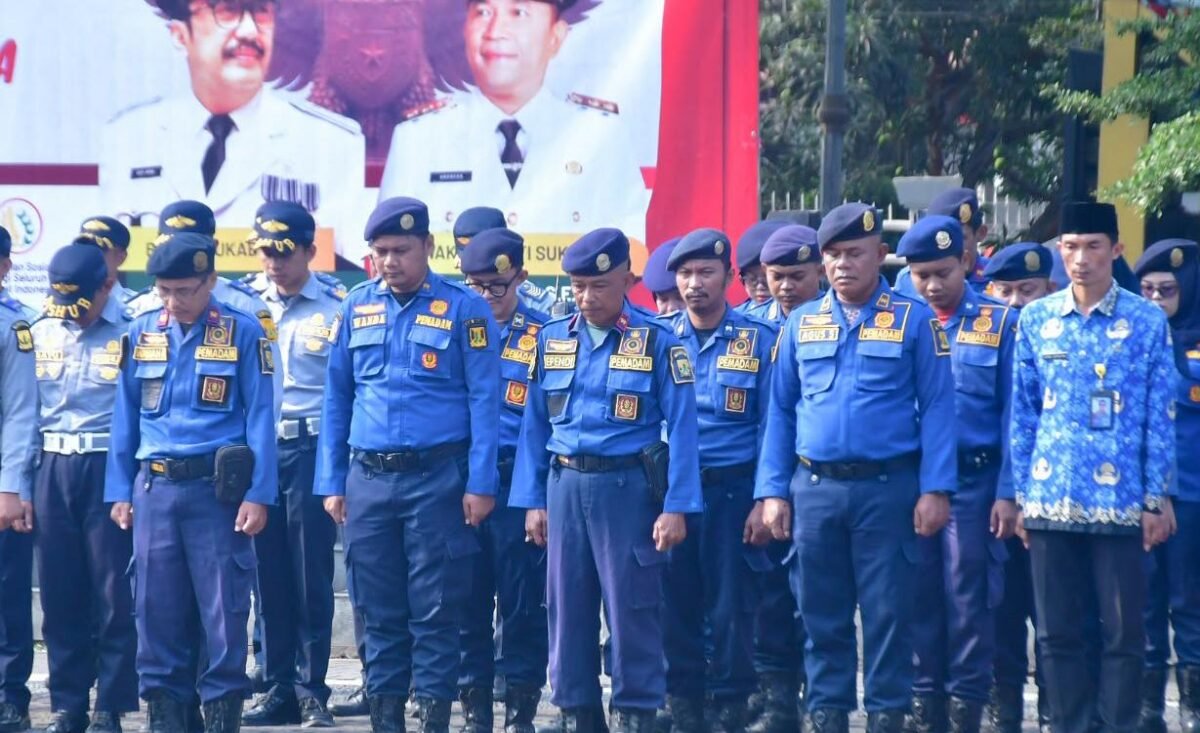 Deretan personel Dinas Pemadam Kebakaran.