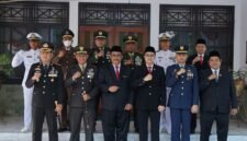 Mewakili Ketua DPRD Kabupaten Sukabumi, Mansyurudin, A.Md., menghadiri Upacara Peringatan HUT ke-81 TNI