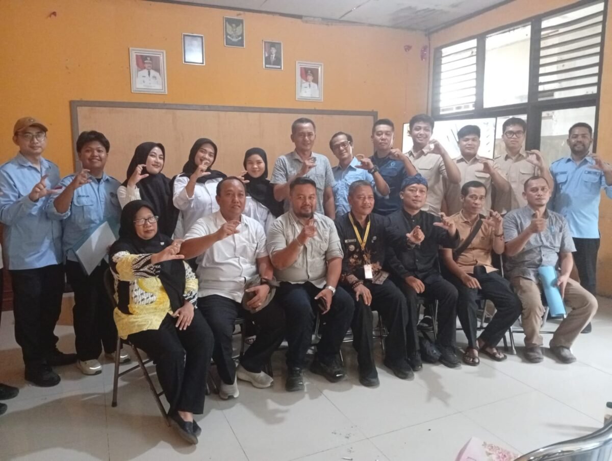 Camat Cisolok, Okih Pajri Assidiq, S.Ag.,