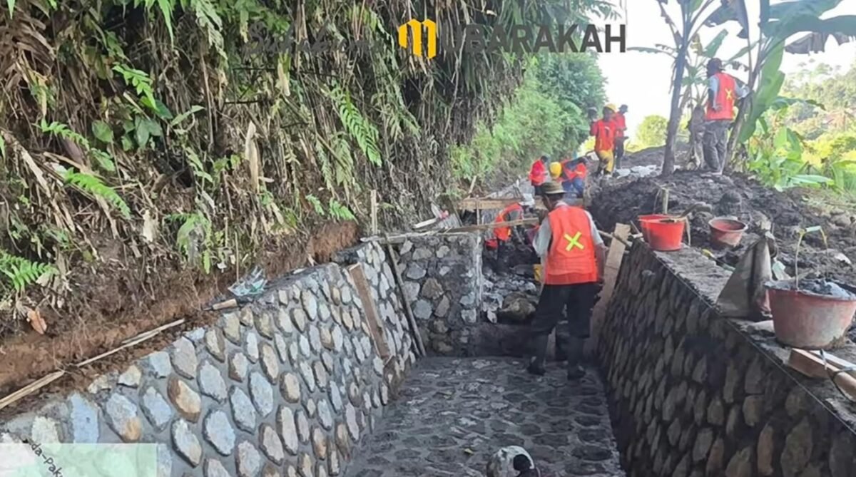 Dinas Pekerjaan Umum Kabupaten Sukabumi meningkatkan jaringan irigasi