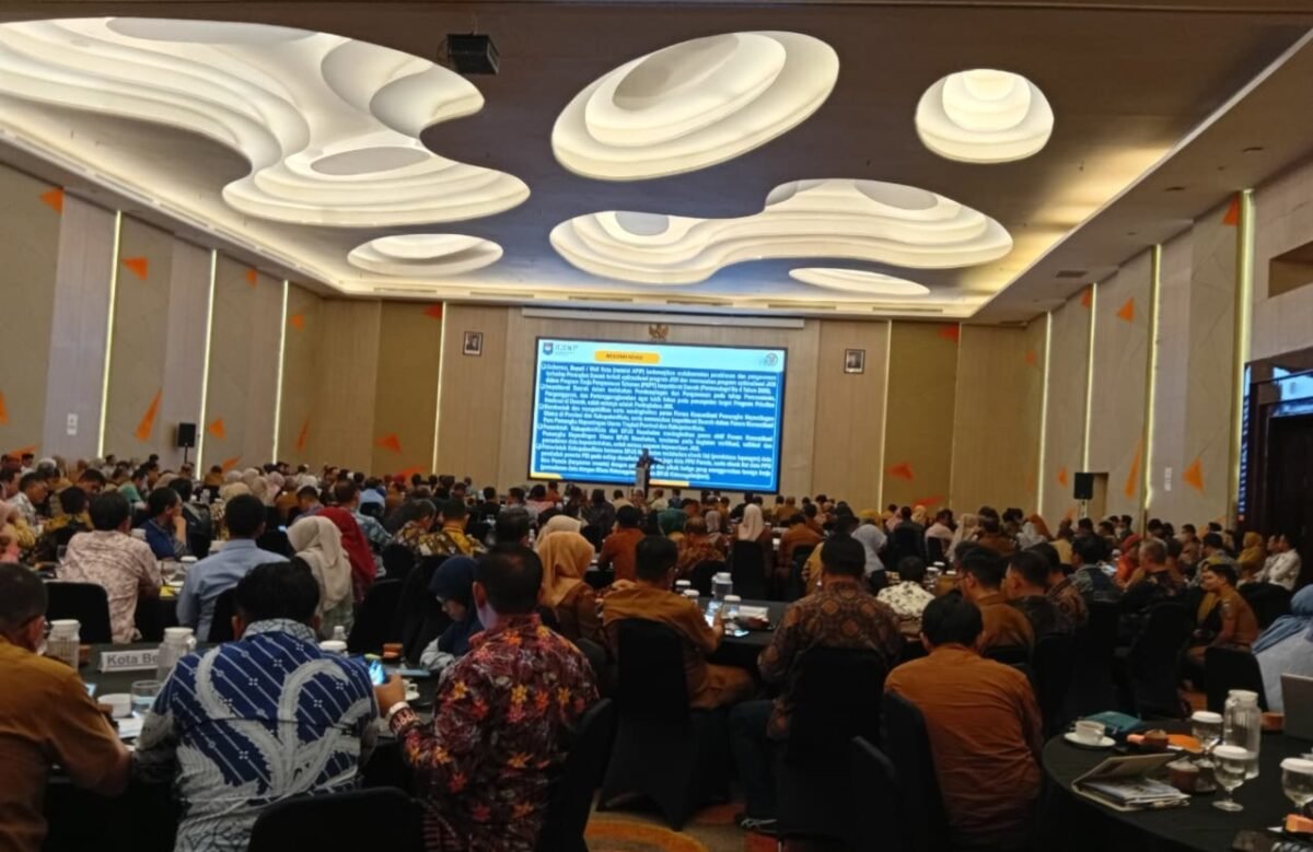 Pemda se-Jawa Barat mengikuti Monitoring,
