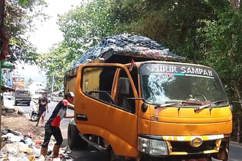 Armada Dinas Lingkungan Hidup (DLH) Kabupaten Sukabumi